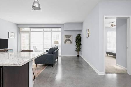 Cozysuites L Dream 1br, Monument Circle, Indy Apartment *